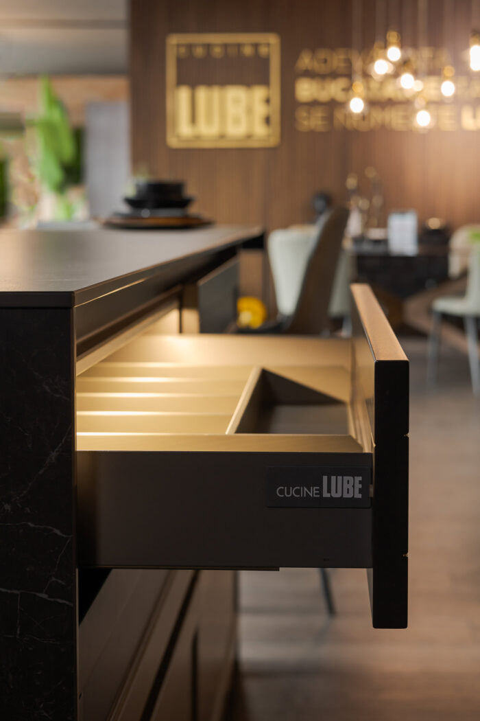 Mobilă bucătărie italiană de lux — reducere