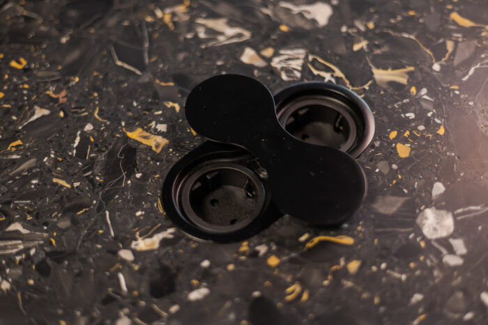 Bucătărie italiană lux coloane antracit insulă roz mat — stoc Milano reducere