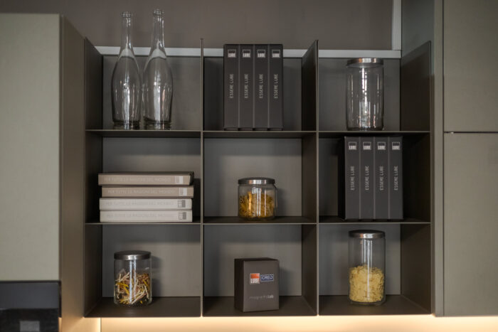 Bucătărie italiană fronturi Mathera crem gri piatră — stoc Milano reducere