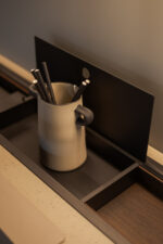 Bucătărie italiană fronturi Mathera crem gri piatră — stoc Milano reducere