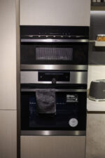 Bucătărie italiană melaminat Rigato blat Calacatta — stoc Milano reducere