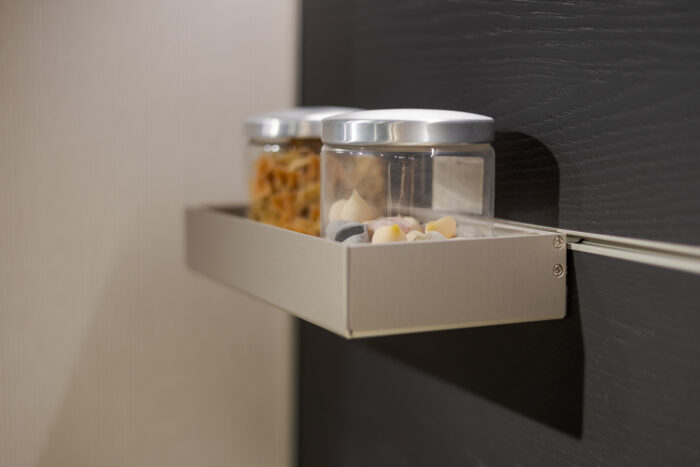 Bucătărie italiană melaminat Rigato blat Calacatta — stoc Milano reducere