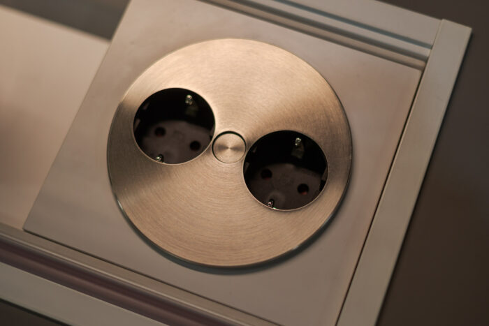 Bucătărie italiană coloane furnir Rovere insulă aluminiu Titan — stoc Milano reducere