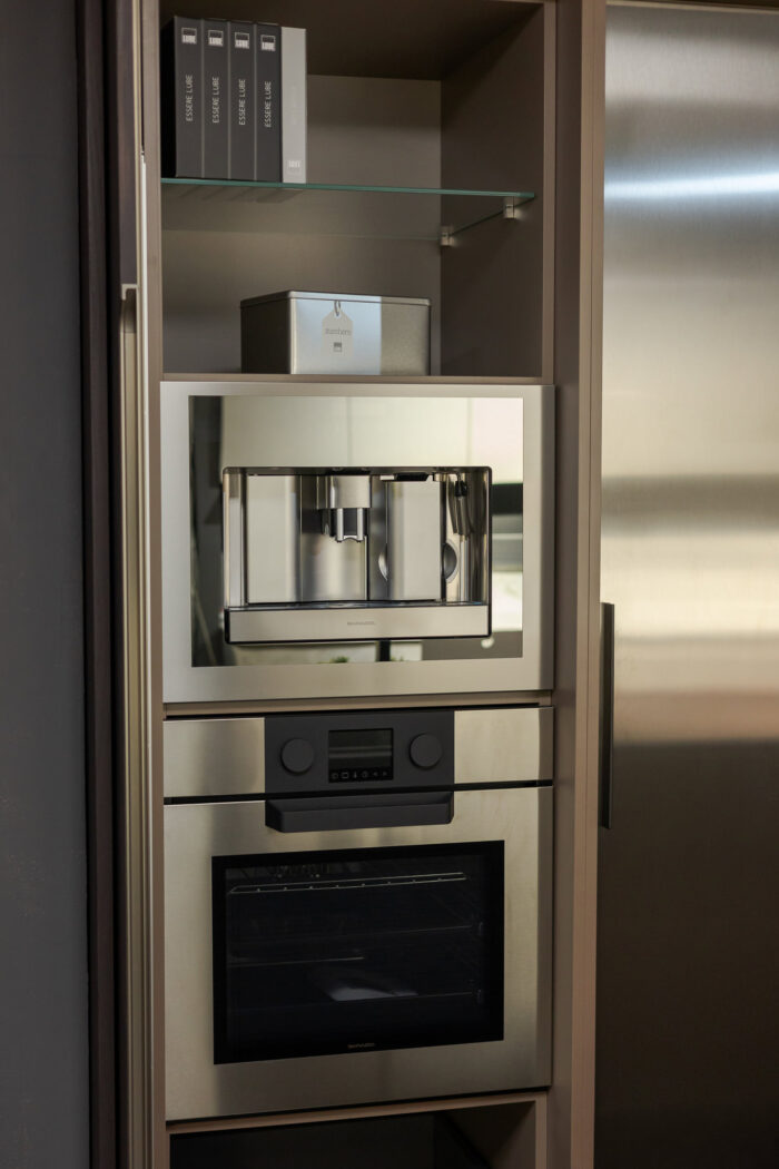 Bucătărie italiană coloane furnir Rovere insulă aluminiu Titan — stoc Milano reducere