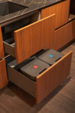 Bucătărie italiană effect metal Ottone auriu peninsulă ceramic noir — stoc Milano reducere