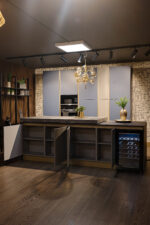 Bucătărie italiană PET Blu Dusty insulă Old Grey rafturi metalice — stoc Milano reducere