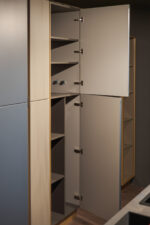 Bucătărie italiană PET Blu Dusty insulă Old Grey rafturi metalice — stoc Milano reducere