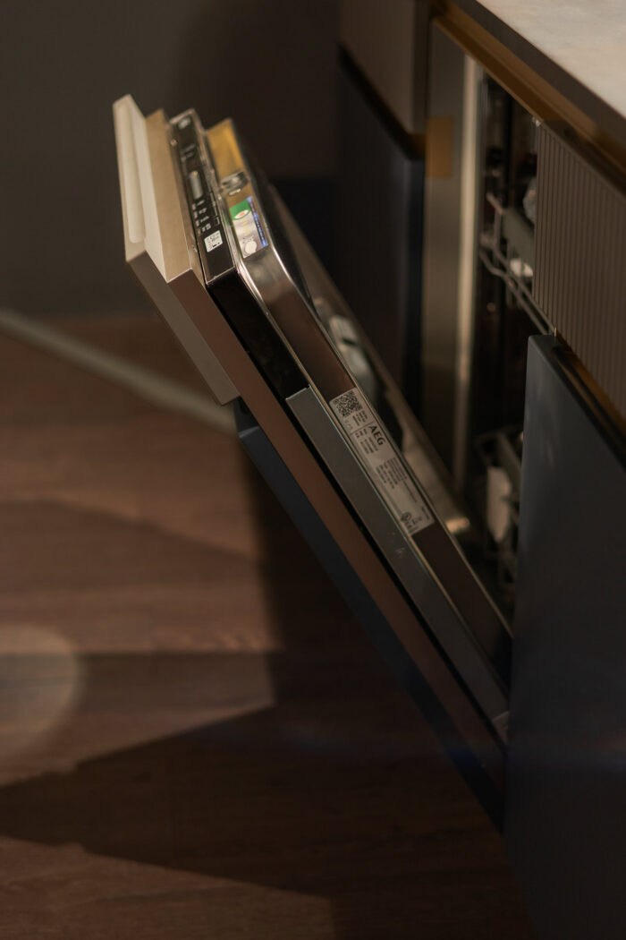 Bucătărie italiană PET Blu Dusty insulă Old Grey rafturi metalice — stoc Milano reducere