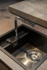 Bucătărie italiană PET Blu Dusty insulă Old Grey rafturi metalice — stoc Milano reducere