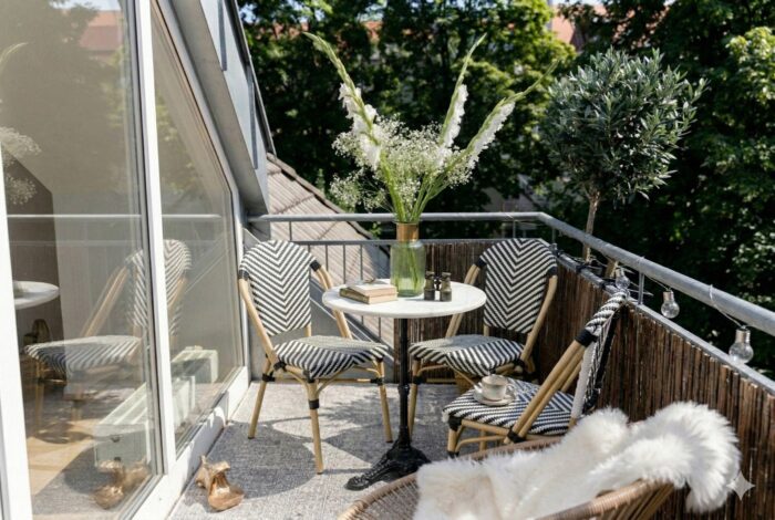 SCAUN MONTMARTRE NEGRU/ALB