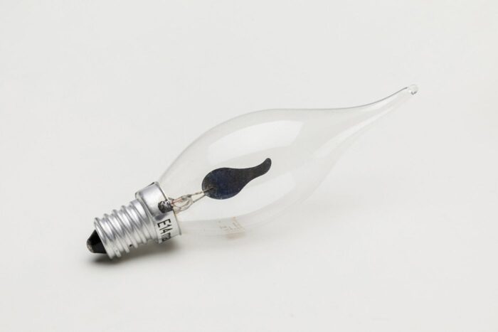 BEC CU EFECT DE LUMÂNARE LED (6/SET)